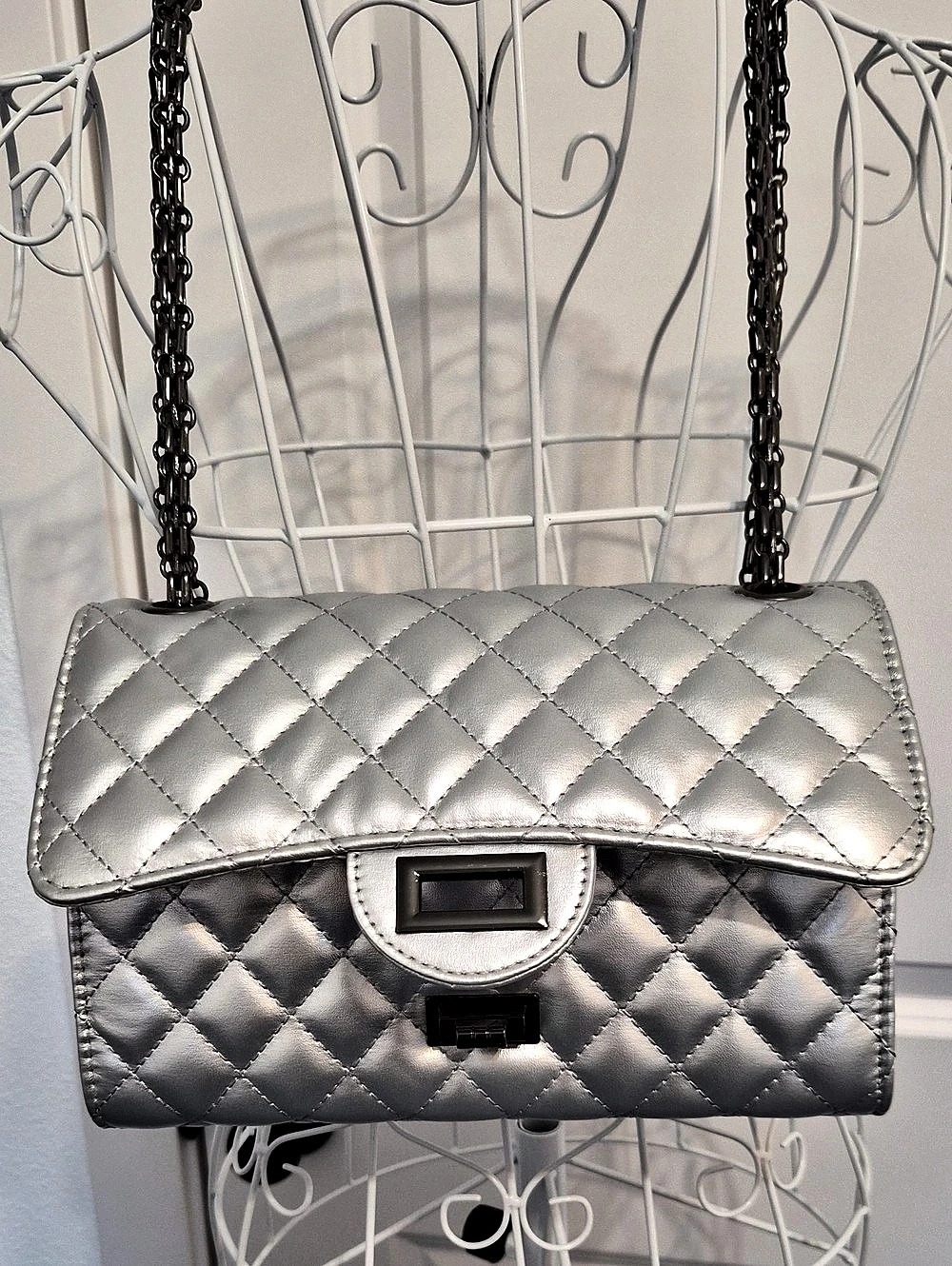 Quilted Shoulder Bag in Silver Like New
